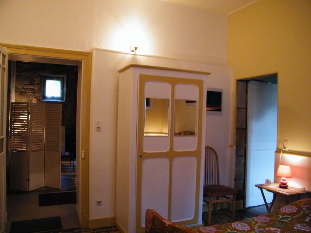 Villa Des Capucins Ликсей-ле-Бен Номер фото
