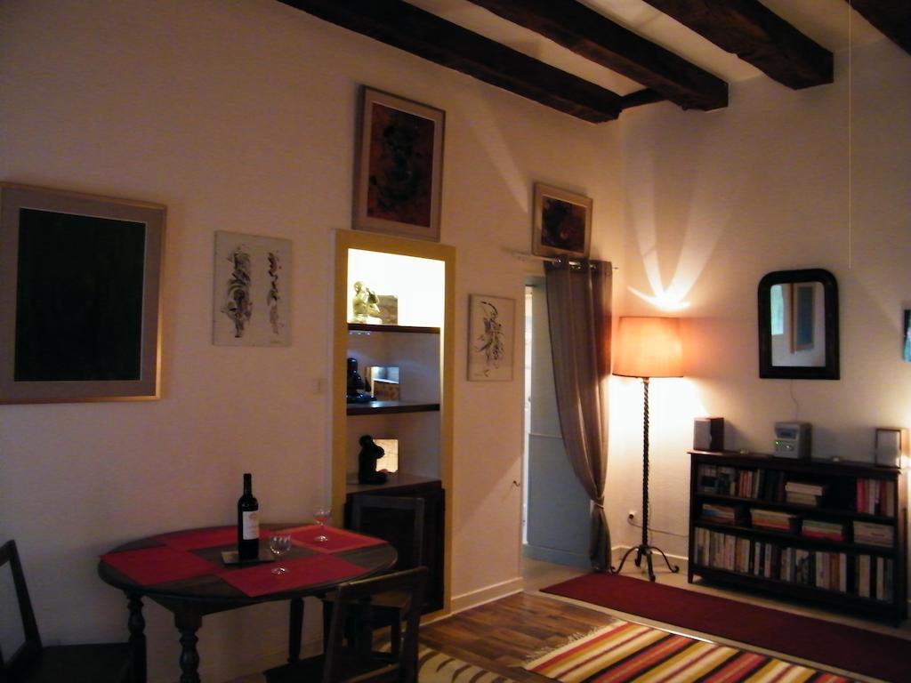 Villa Des Capucins Ликсей-ле-Бен Номер фото