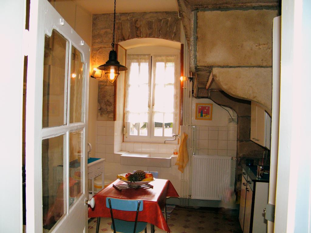 Villa Des Capucins Ликсей-ле-Бен Номер фото