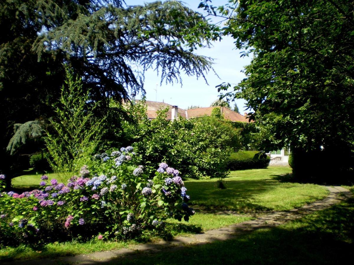 Villa Des Capucins Ликсей-ле-Бен Экстерьер фото